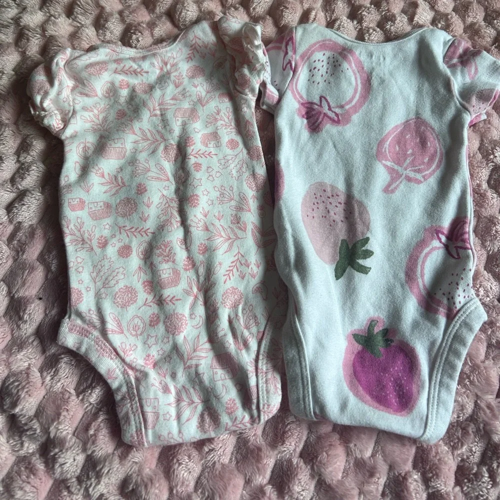 Bundle 2 Carter's Pink and White Gently Loved Infant Bodysuits Newborn